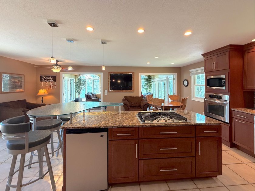Enjoy lakeside living on the beautiful shores of Lake Sylvia - photo 10