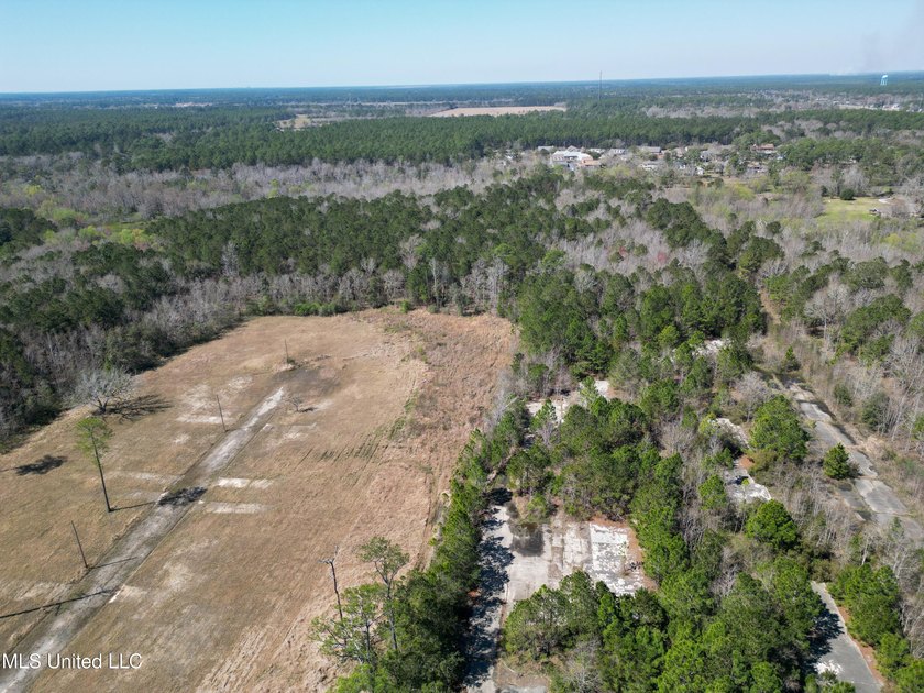 Prime Land for Sale in the Heart of Waveland! Location: 1705 - photo 3