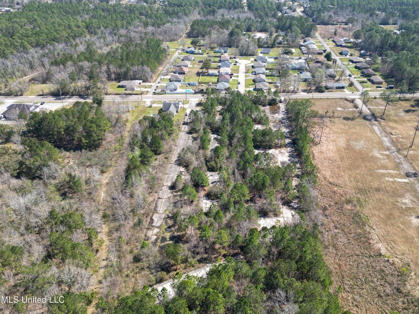 Prime Land for Sale in the Heart of Waveland! Location: 1705 - photo 10