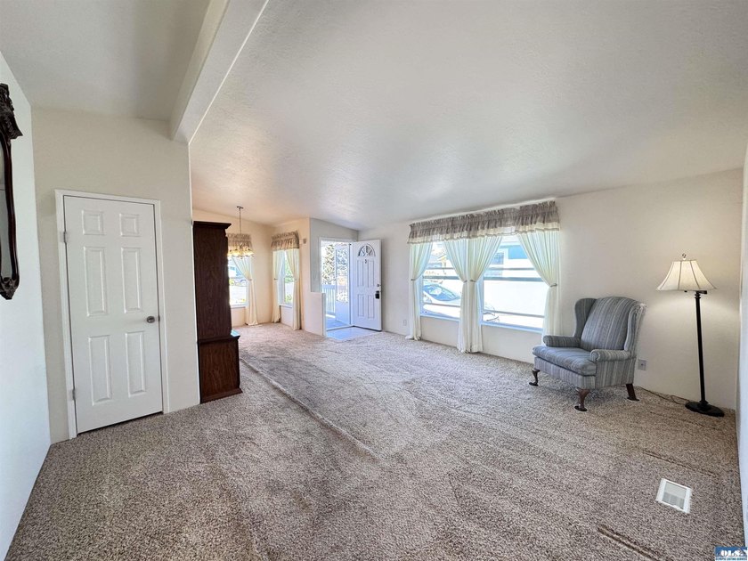 Welcome to easy, one-level living in the heart of Sequim! This - photo 11