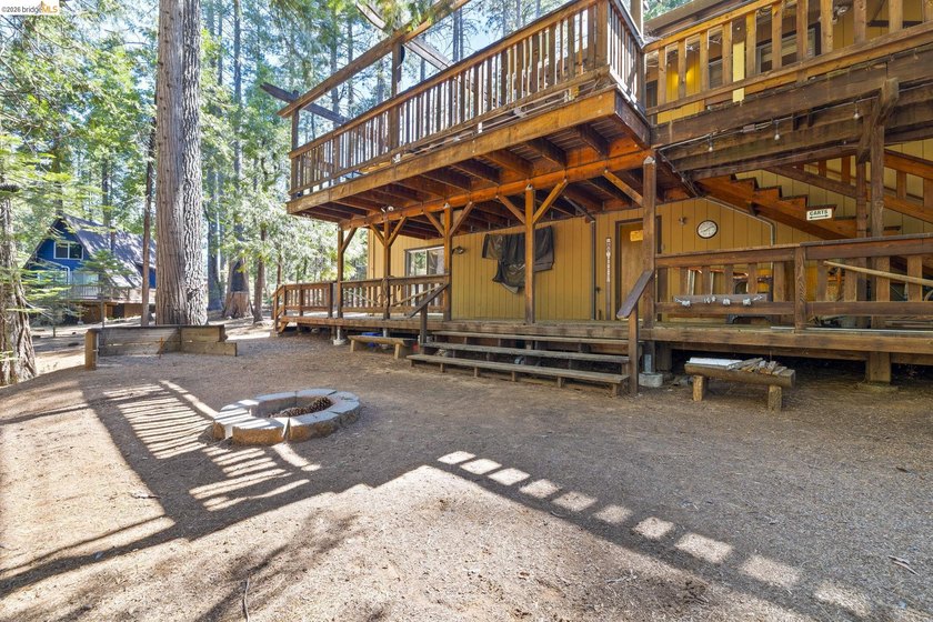 This cozy cabin comes fully furnished and move-in ready! This - photo 19