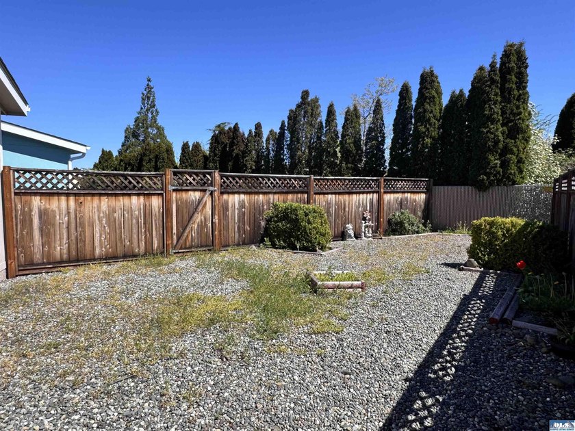Welcome to easy, one-level living in the heart of Sequim! This - photo 27