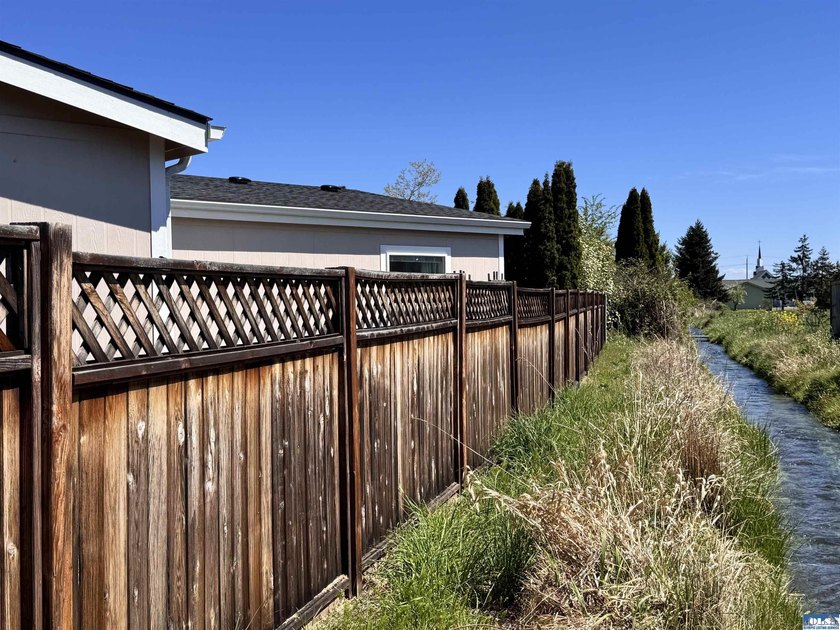 Welcome to easy, one-level living in the heart of Sequim! This - photo 29