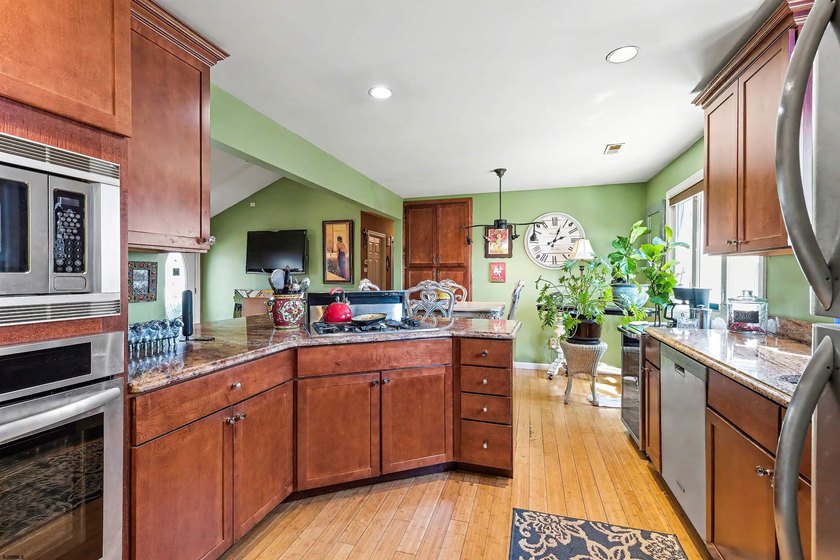 Reduced over $25,000. 4106 Stewart Avenue is a sprawling ranch - photo 8