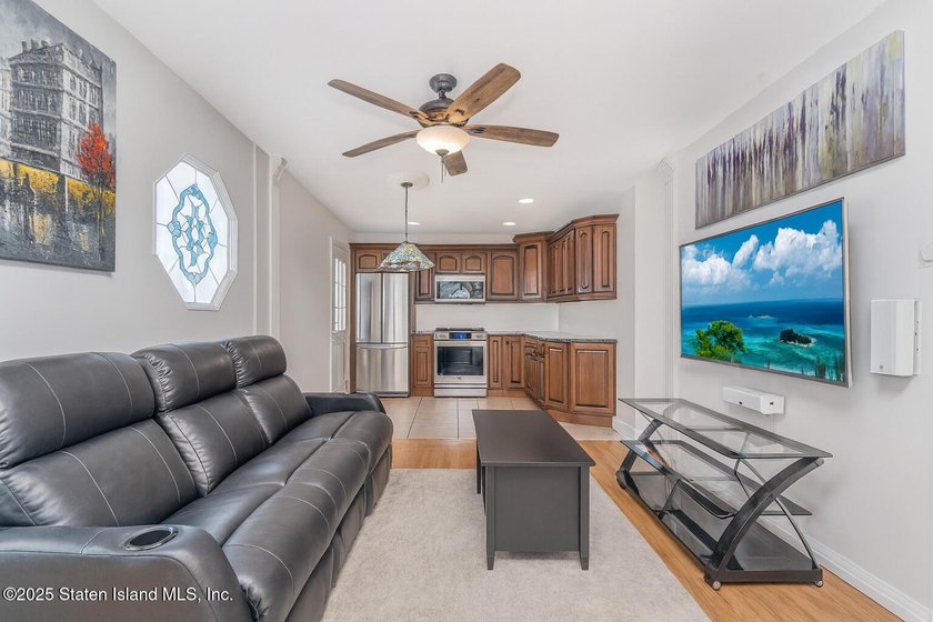 First time on the market! This detached 3-bedroom, 2-bath ranch - photo 10