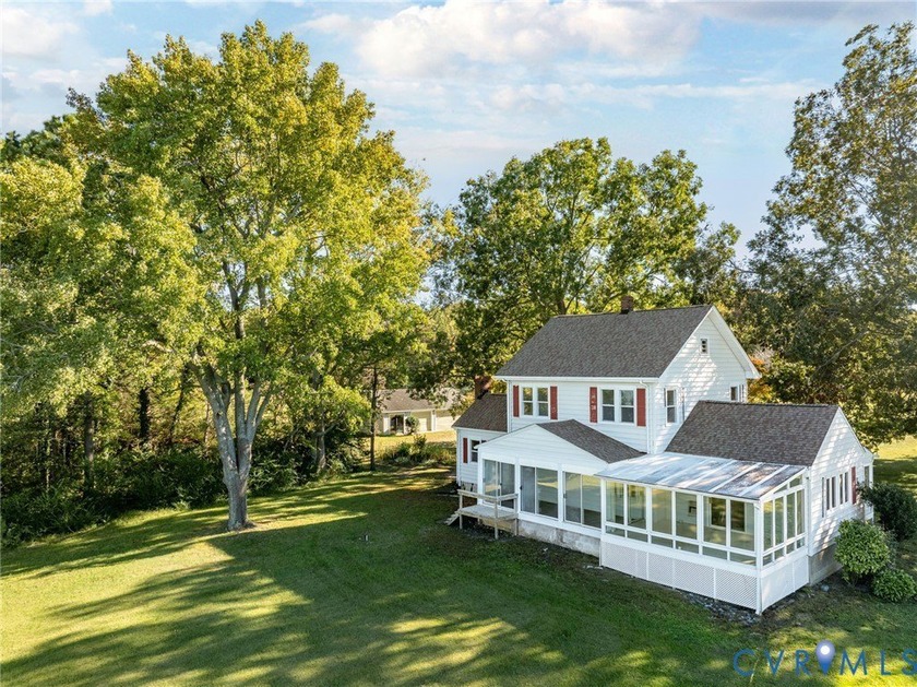 This period Tidewater Farmhouse, which has seen numerous - photo 14