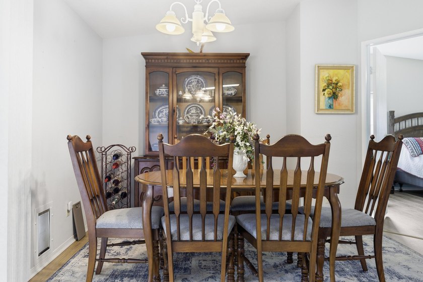 PRICED TO SELL!! MOTIVATED SELLER!! 2 bedroom, 2 bath home - photo 15