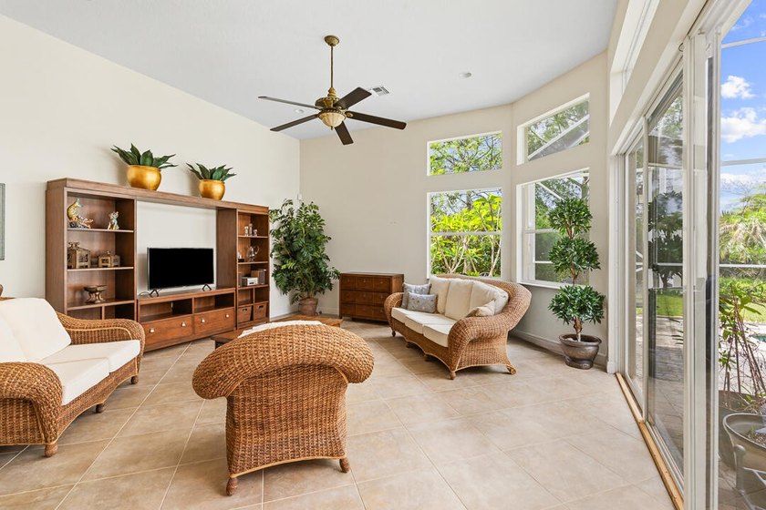 Discover luxury living in Palm Cove Golf &amp; Yacht Club in this - photo 22