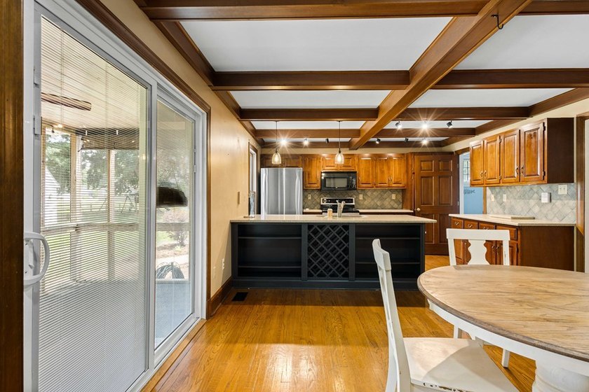 Located in the established College Park neighborhood in the Town - photo 31