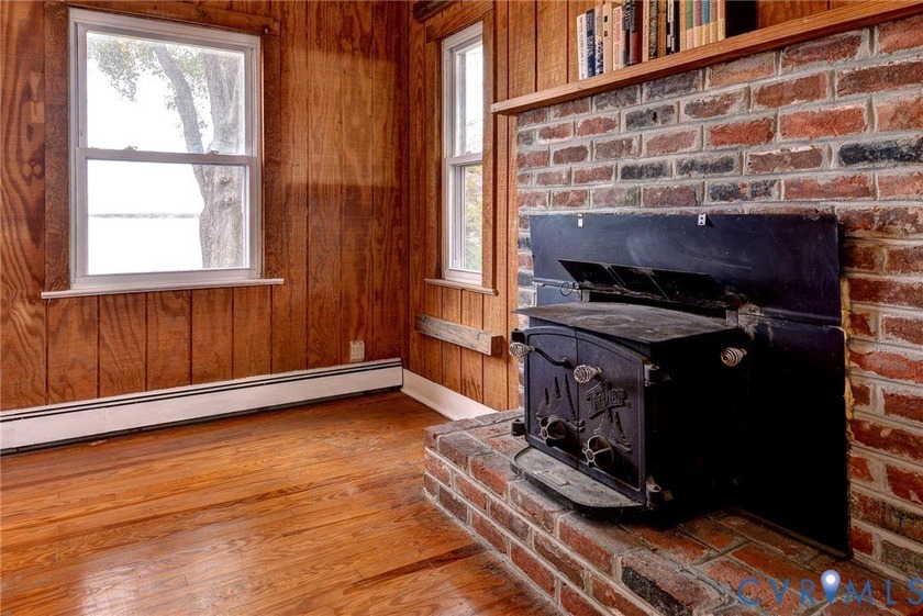 This period Tidewater Farmhouse, which has seen numerous - photo 33