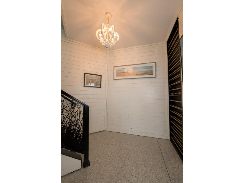 Stunning lake view luxury estate with dual living potential! - photo 33