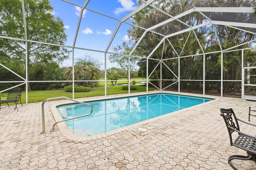 Discover luxury living in Palm Cove Golf &amp; Yacht Club in this - photo 34