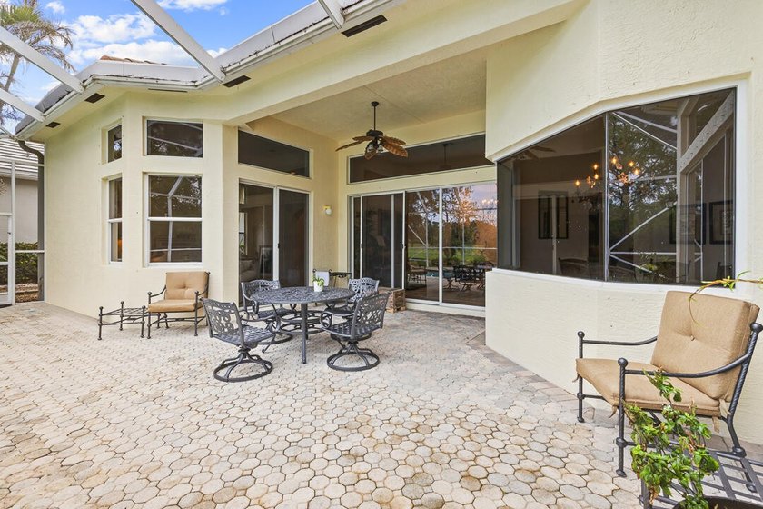 Discover luxury living in Palm Cove Golf &amp; Yacht Club in this - photo 35