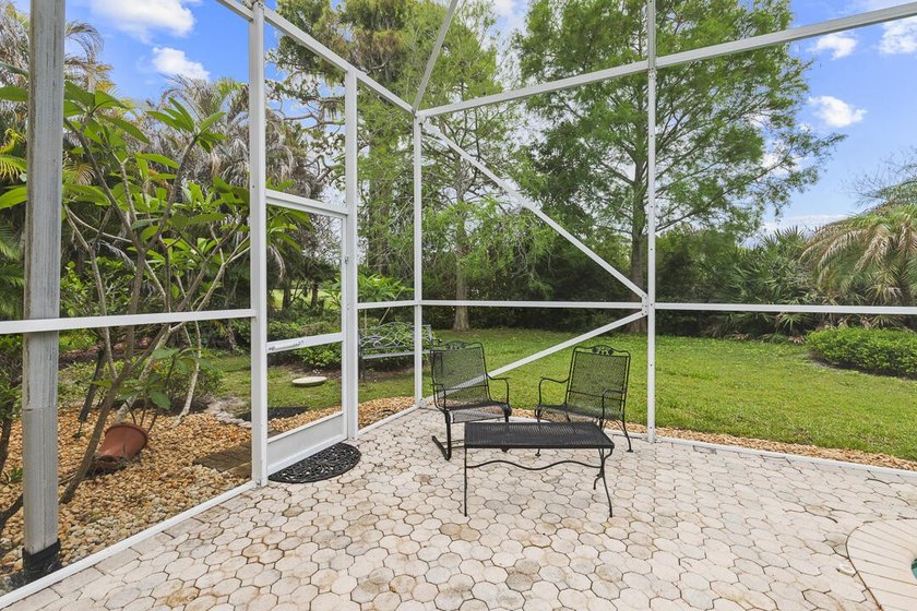 Discover luxury living in Palm Cove Golf &amp; Yacht Club in this - photo 36