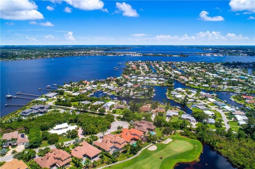 Discover luxury living in Palm Cove Golf &amp; Yacht Club in this - photo 43