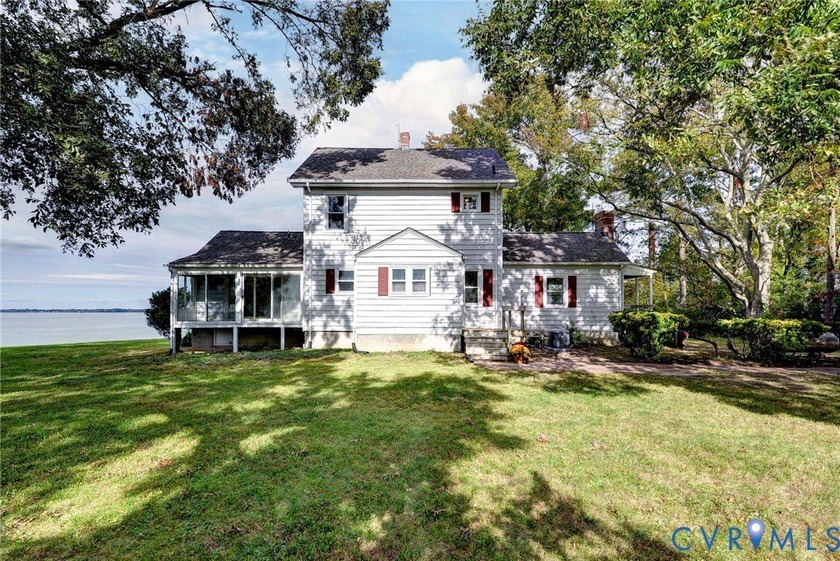 This period Tidewater Farmhouse, which has seen numerous - photo 45