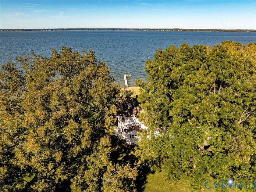 This period Tidewater Farmhouse, which has seen numerous - photo 49