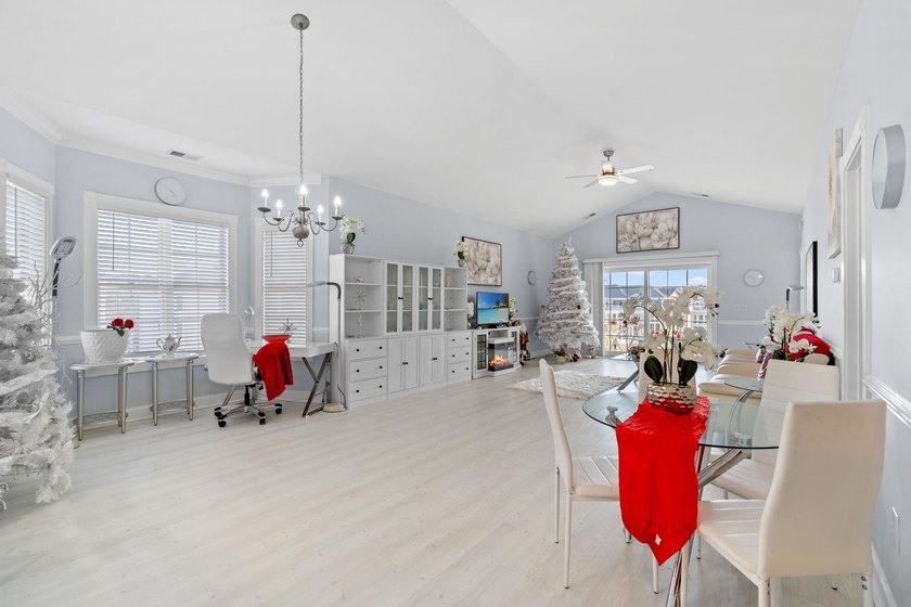 Charming 3-bedroom 2 bath townhouse heated sq ft 1370 sq ft - photo 4