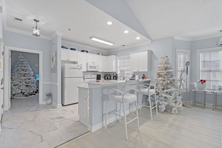 Charming 3-bedroom 2 bath townhouse heated sq ft 1370 sq ft - photo 8