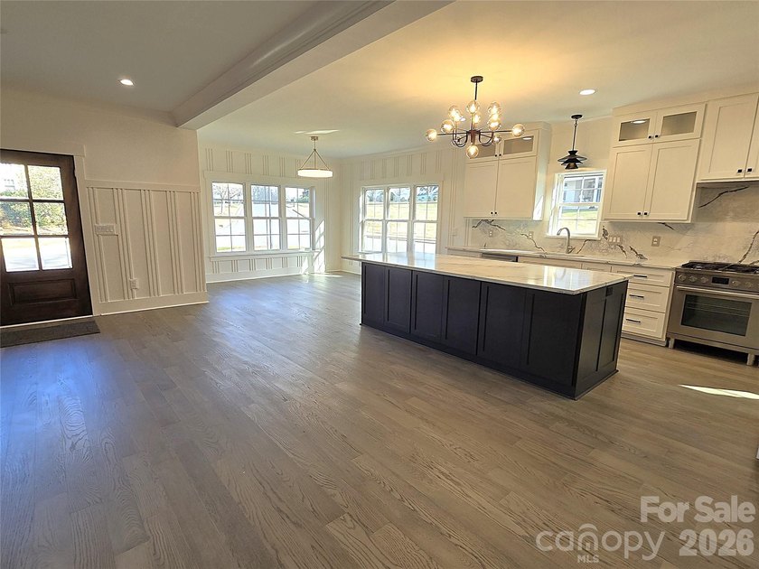 This modern, new construction home, in desirable Hutton Estate - photo 9