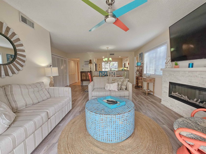 DON'T MISS OUT ON THIS OPPORTUNITY of a ground floor villa with - photo 9