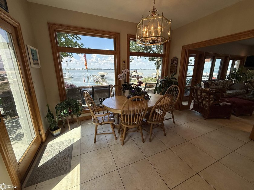 Unrivaled Waterfront Luxury with Private Guest Retreat &amp; Sandy - photo 14
