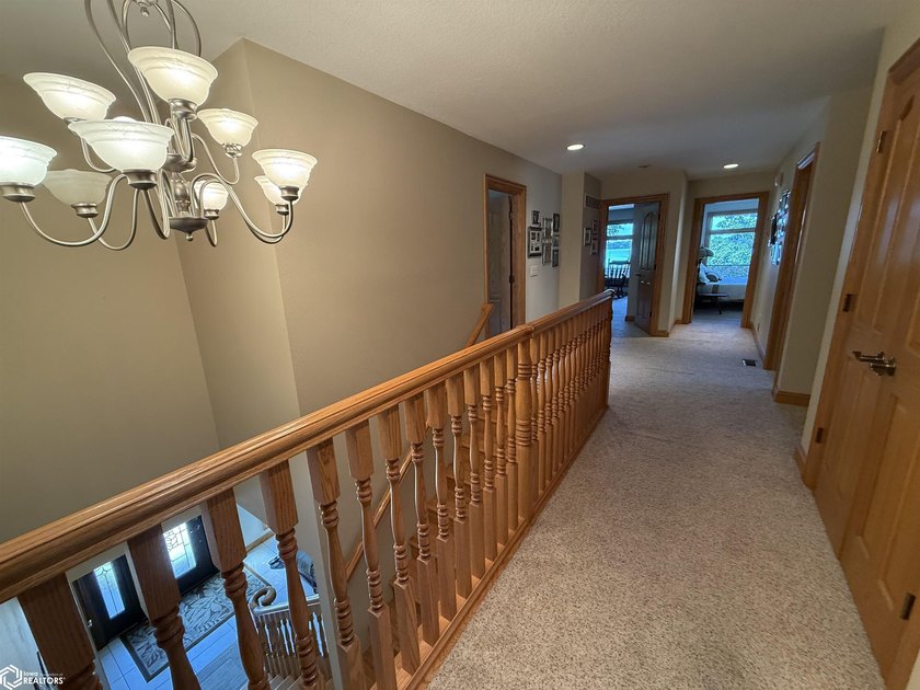 Unrivaled Waterfront Luxury with Private Guest Retreat &amp; Sandy - photo 41