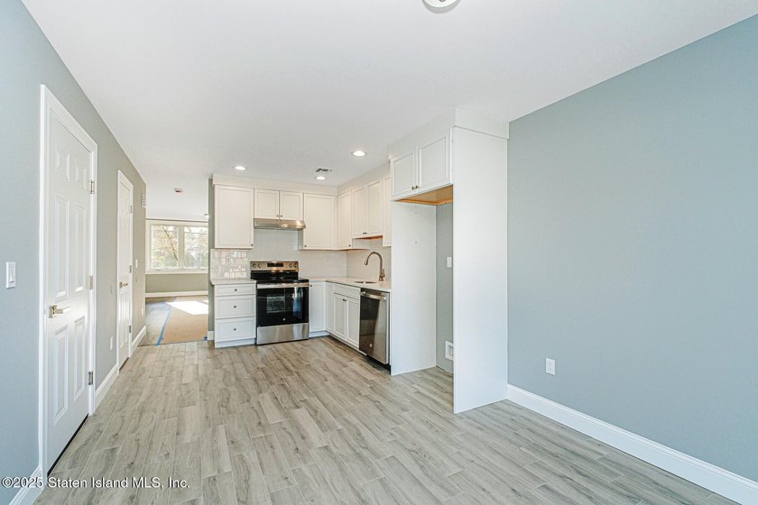 Welcome Home! BRAND NEW Construction in a highly desired - photo 6