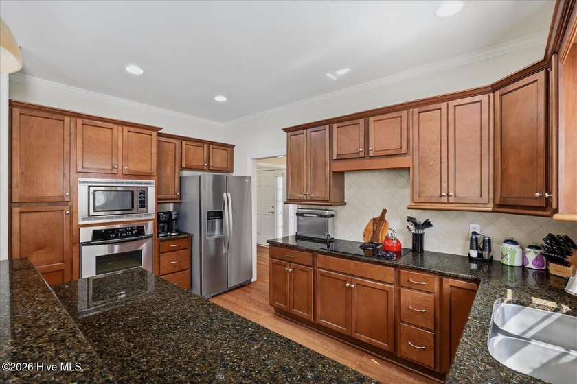 Pristine brick townhome living at its finest! Located in the - photo 22