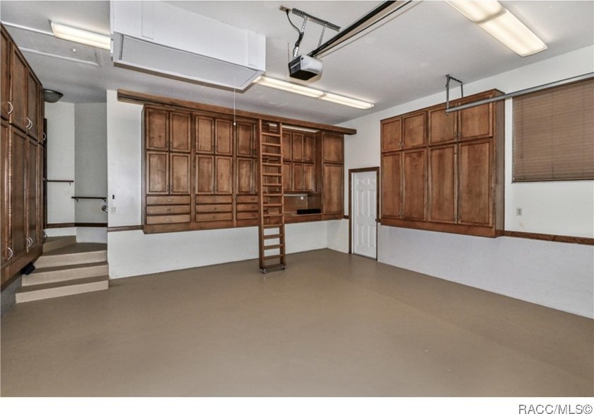 Park your BOAT at your back door. Move-in ready waterfront home - photo 22