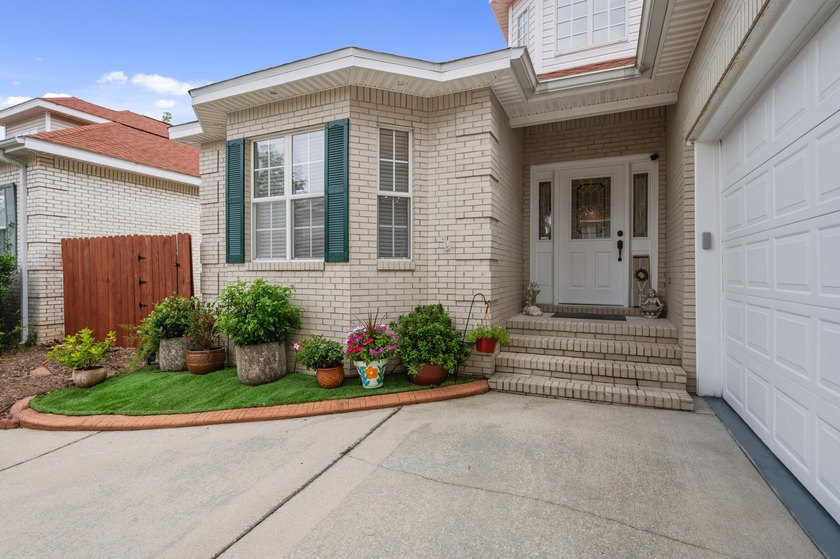 Welcome to 1601 Mallorca Cove, a beautifully maintained - photo 4