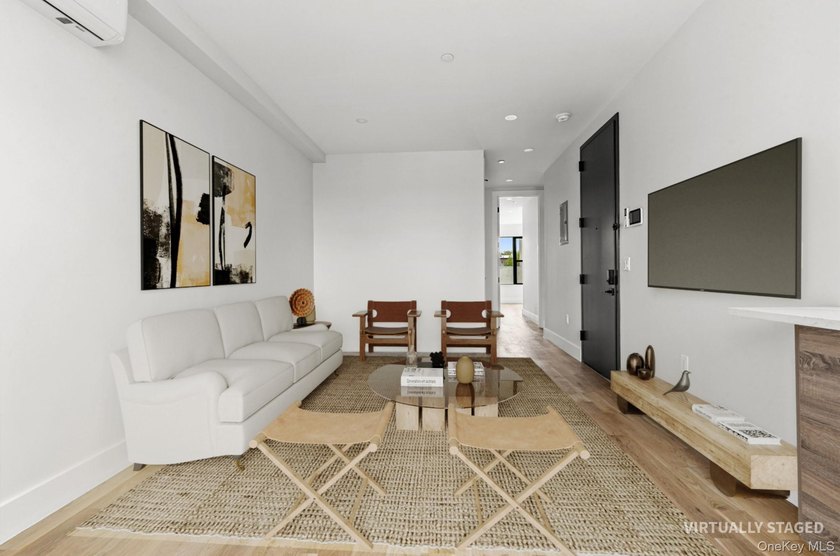 PENTHOUSE PERFECTION WITH PRIVATE ROOFTOP TERRACE AND MANHATTAN - photo 5