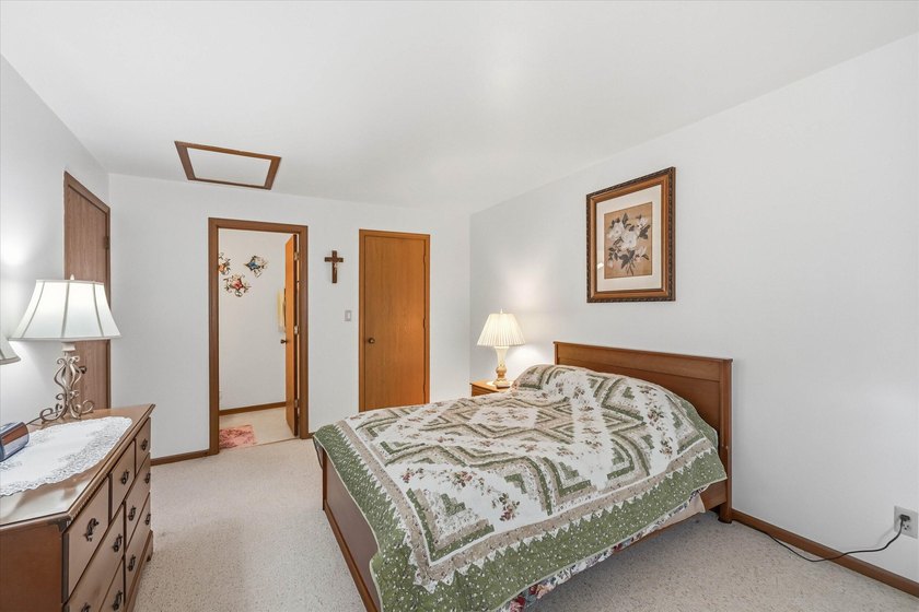 Why rent when you can own? Discover the perfect blend of comfort - photo 14