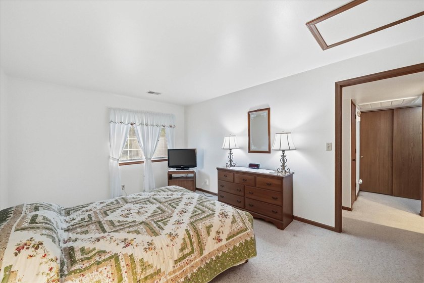 Why rent when you can own? Discover the perfect blend of comfort - photo 15