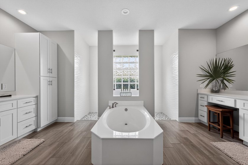 2021-built luxury CBS estate on 2.5 fully fenced acres in - photo 18