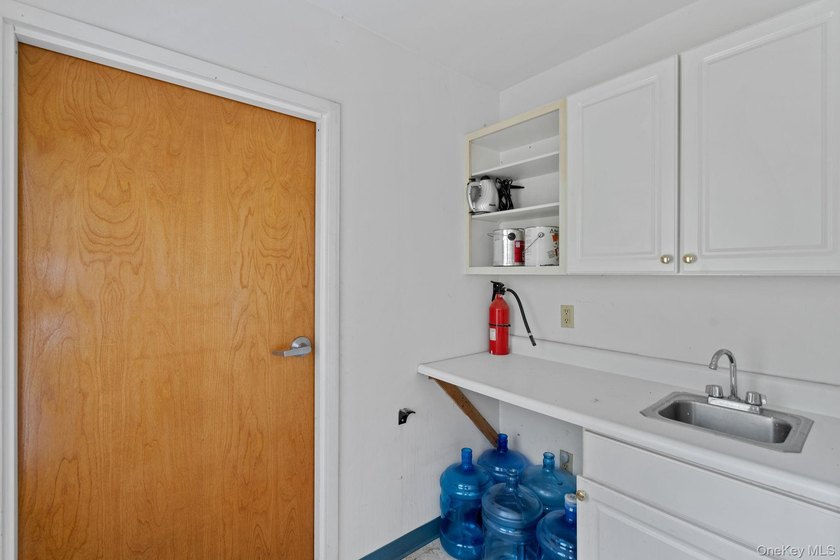 PRIME COMMERCIAL INVESTMENT: DUAL-BUILDING. Seize an - photo 33