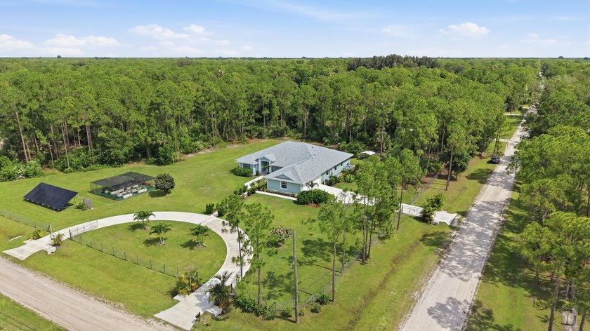 2021-built luxury CBS estate on 2.5 fully fenced acres in - photo 38