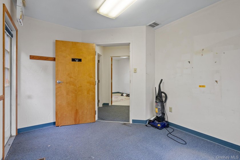 PRIME COMMERCIAL INVESTMENT: DUAL-BUILDING. Seize an - photo 41