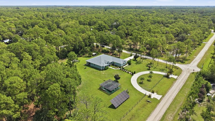 2021-built luxury CBS estate on 2.5 fully fenced acres in - photo 44