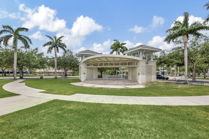Live in the heart of Abacoa in this beautifully updated - photo 45