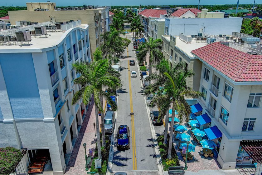 Live in the heart of Abacoa in this beautifully updated - photo 50