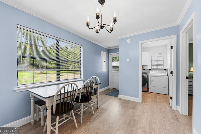 Beautifully remodeled and move-in ready, this 3-bedroom, 2-bath - photo 5