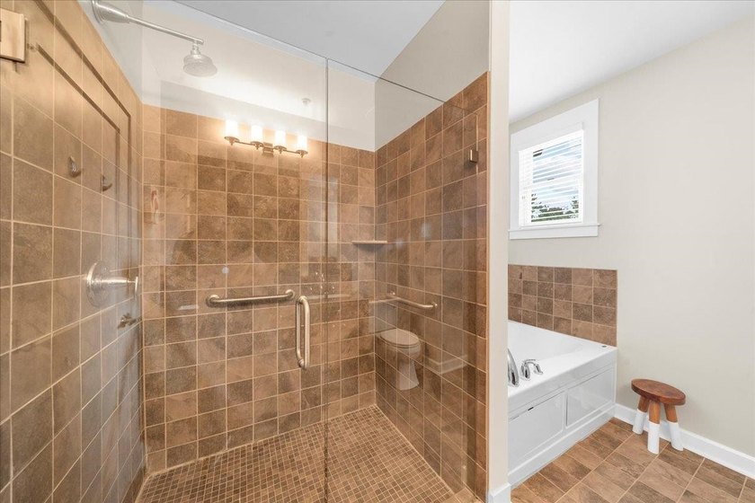 PRICED TO SELL!! Unbelievable price for a lake front home on - photo 21