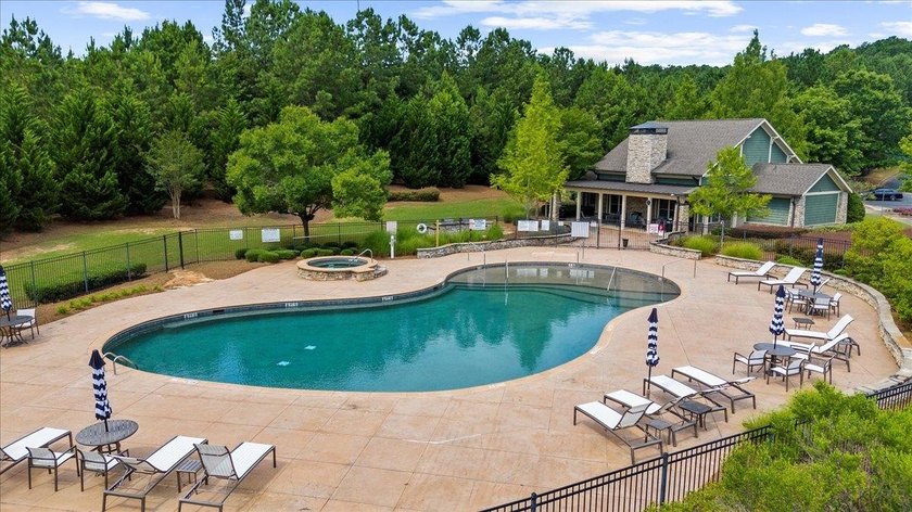 PRICED TO SELL!! Unbelievable price for a lake front home on - photo 28