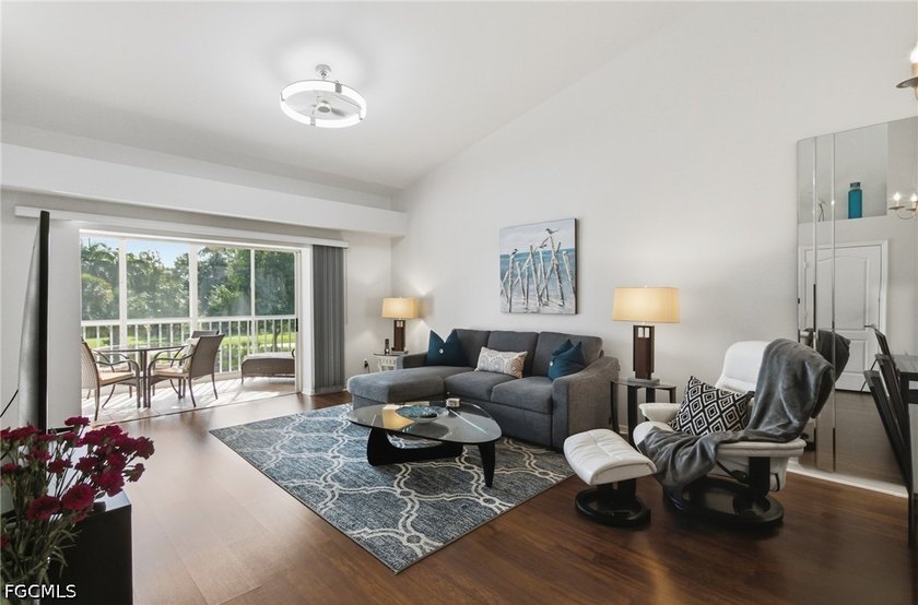 Beautiful first fairway views, tasteful modern decor, updates - photo 6