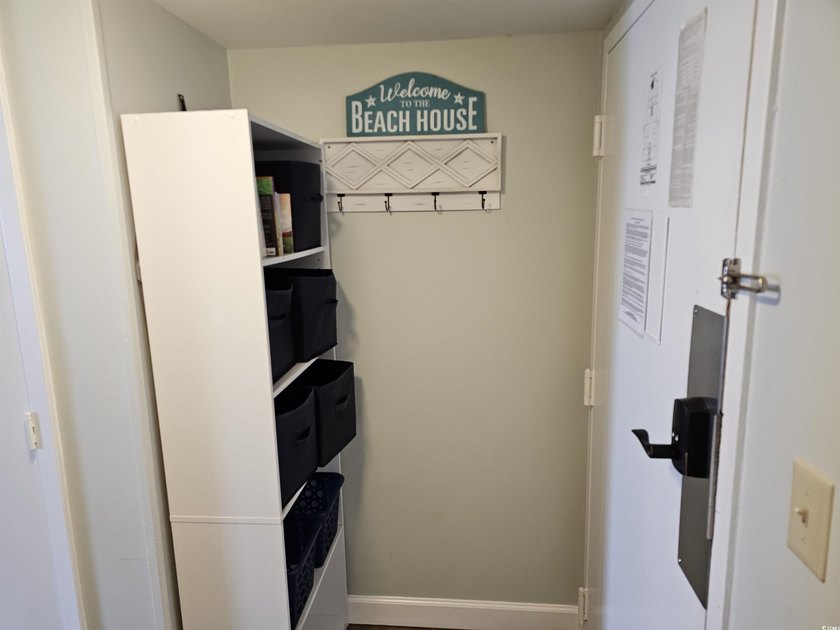 Amazing direct oceanfront studio condo with full kitchen in the - photo 3