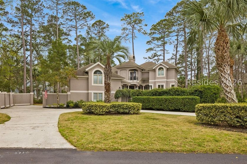 Experience the pinnacle of Long Cove Club living in this - photo 2