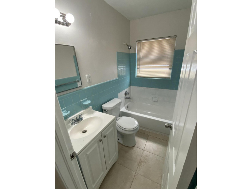 Dont miss out on this amazing deal! Move in ready, just needs a - photo 3
