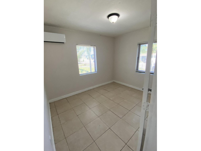 Dont miss out on this amazing deal! Move in ready, just needs a - photo 4