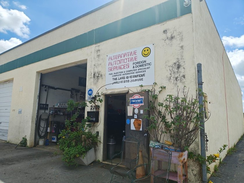 Established &amp; Profitable Automotive Repair Shop in West Palm - photo 2